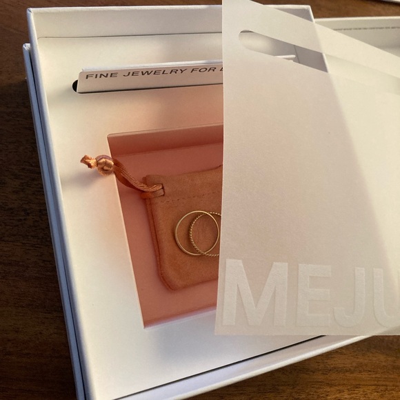 EUC - Mejuri Duo Ring, size 6 (14k) - Picture 9 of 12